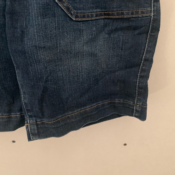 Lee regular fit mid rise jean shorts - Picture 4 of 8